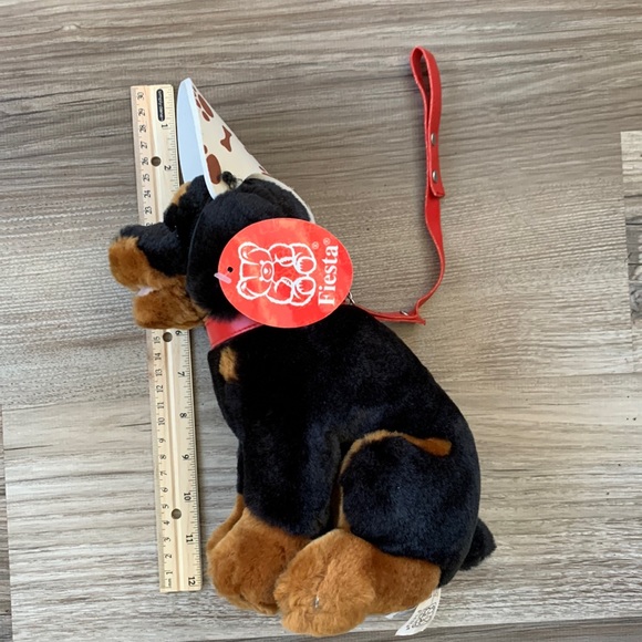 Fiesta Dog Stuffed Rottweiler 2002 original Tags Sitting Puppy Visor Red Leash - Picture 3 of 9
